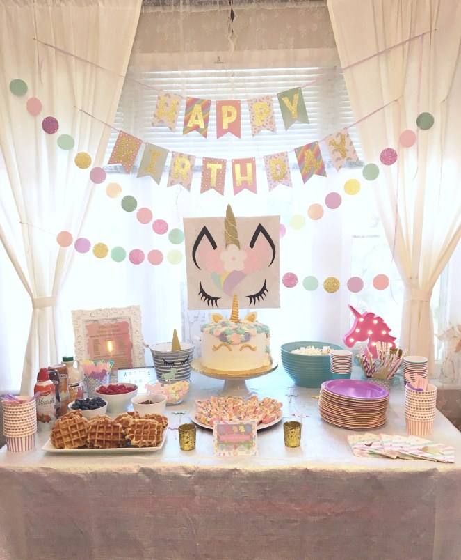 Unicorn table and backdrop